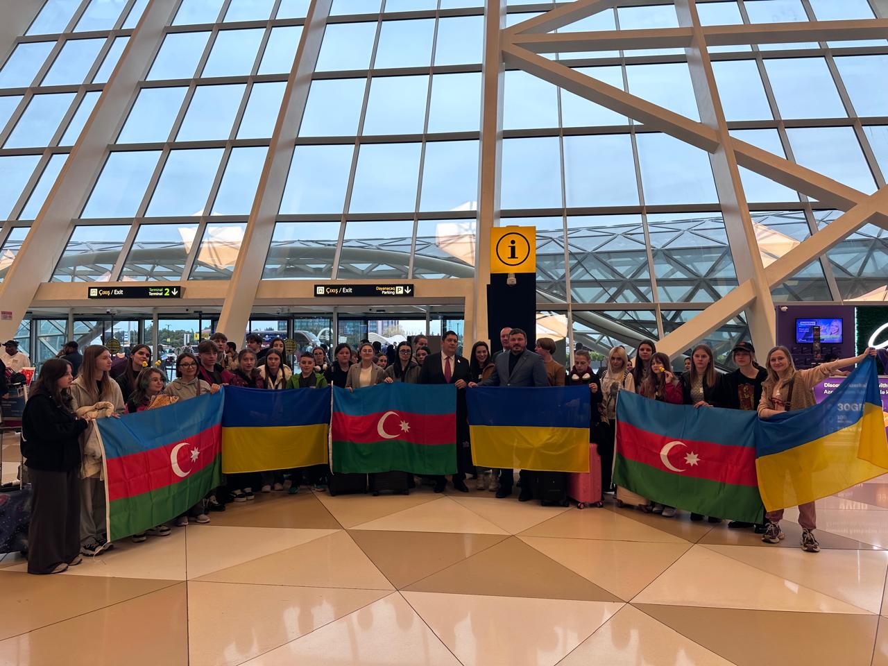 Очередная группа украинских детей прибыла в Азербайджан на реабилитацию