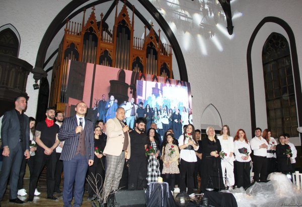 В Баку состоялась премьера рок-оперы "Варавва", посвященной Пасхе (ВИДЕО, ФОТО)