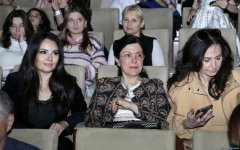 "Золушка" возвращается домой - прямо из волшебной сказки в сердце Баку (ФОТО)