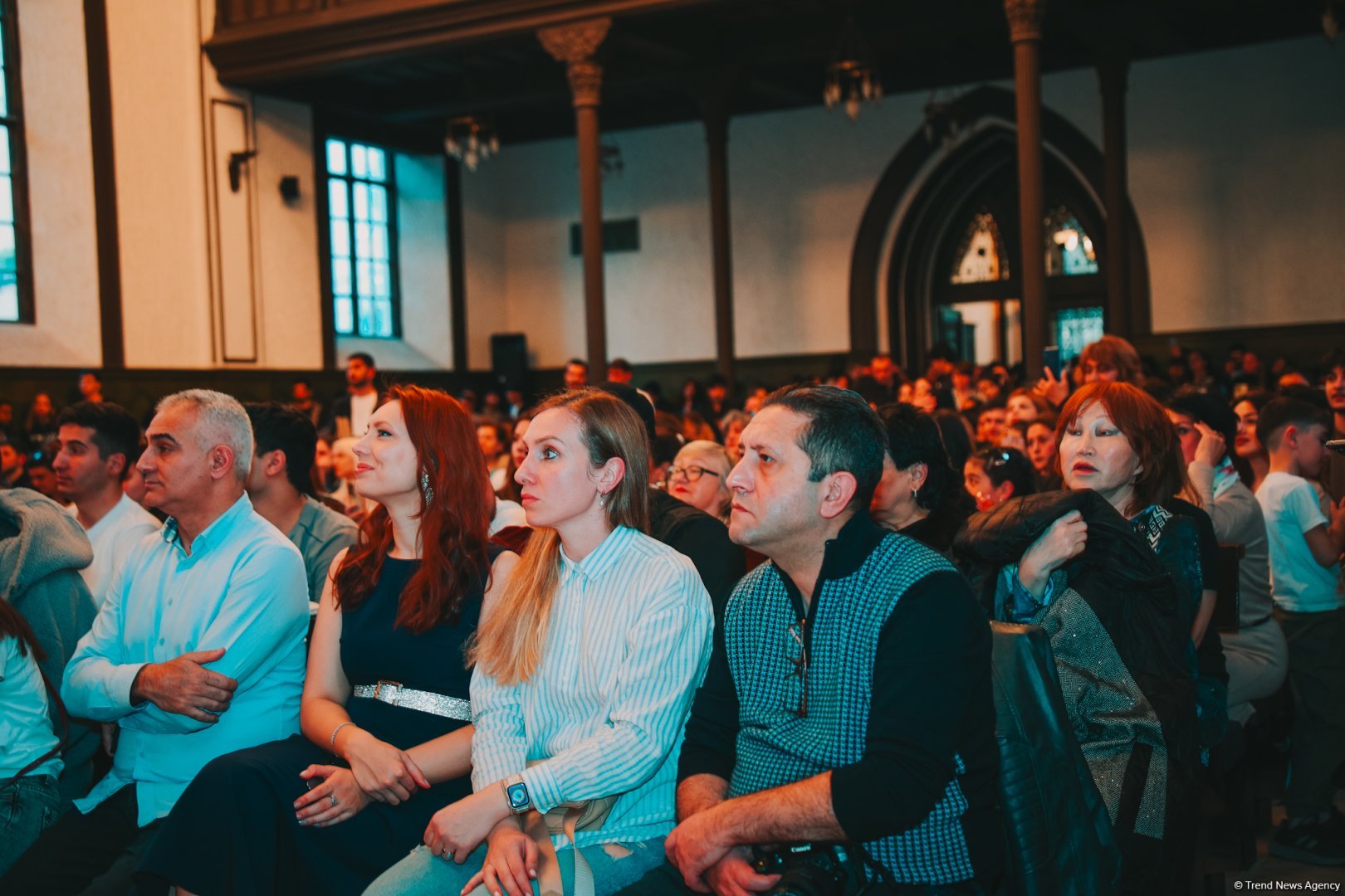 В Баку состоялась премьера рок-оперы "Варавва", посвященной Пасхе (ВИДЕО, ФОТО)