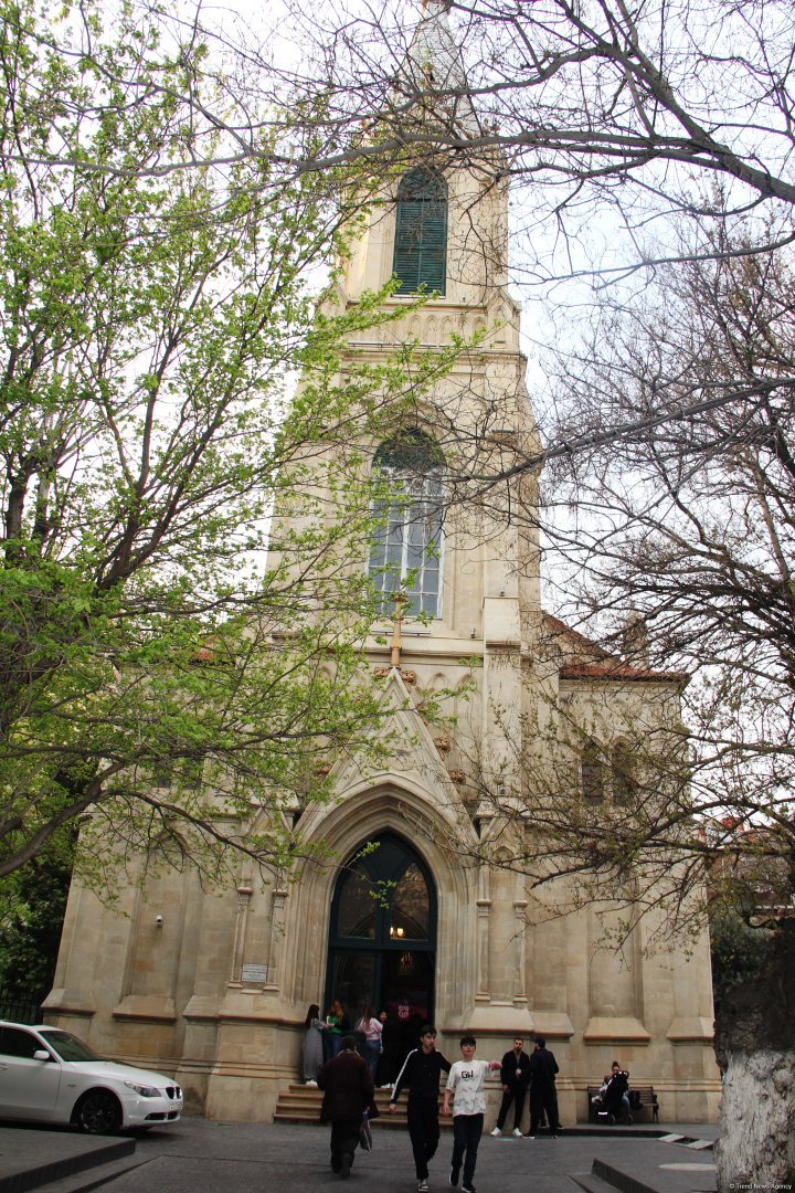 В Баку состоялась премьера рок-оперы "Варавва", посвященной Пасхе (ВИДЕО, ФОТО)