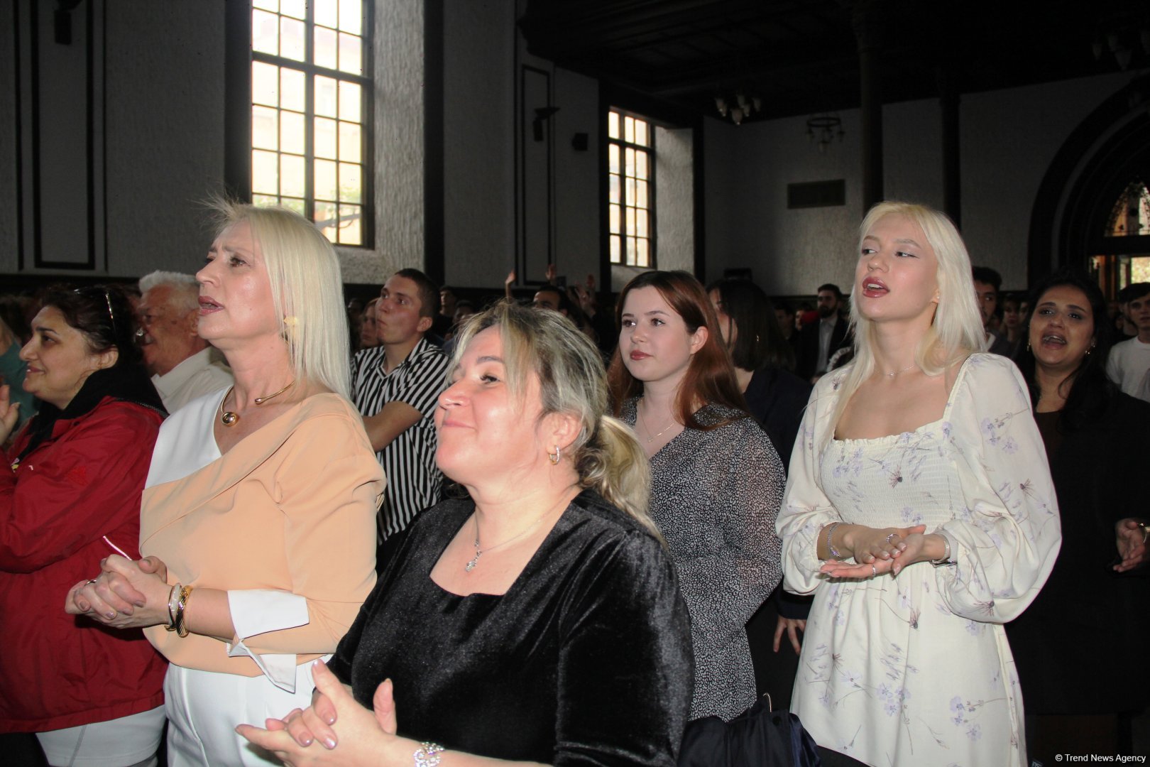 В Баку состоялась премьера рок-оперы "Варавва", посвященной Пасхе (ВИДЕО, ФОТО)