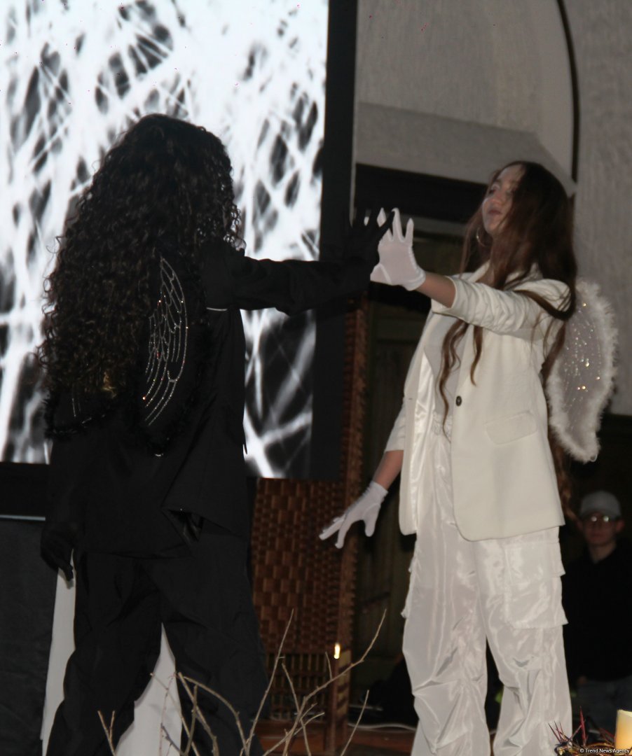 В Баку состоялась премьера рок-оперы "Варавва", посвященной Пасхе (ВИДЕО, ФОТО)