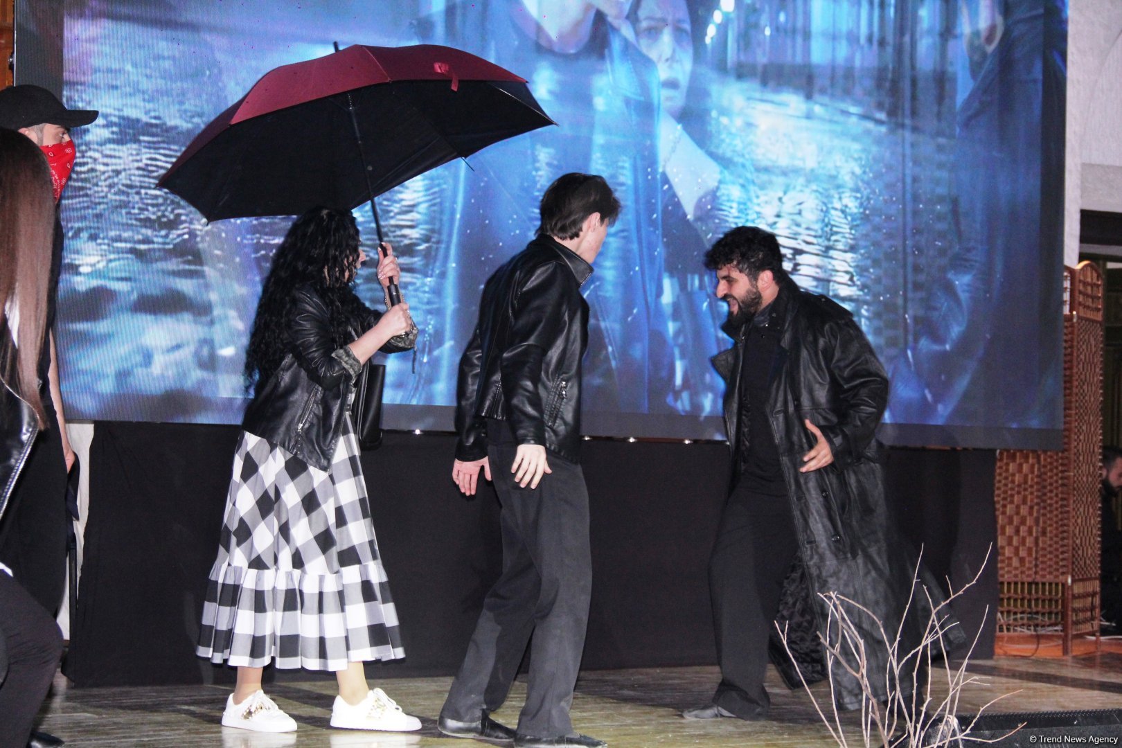 В Баку состоялась премьера рок-оперы "Варавва", посвященной Пасхе (ВИДЕО, ФОТО)