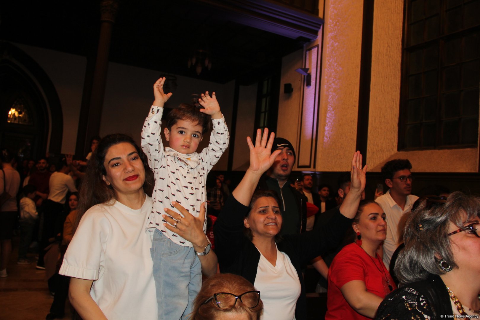 В Баку состоялась премьера рок-оперы "Варавва", посвященной Пасхе (ВИДЕО, ФОТО)