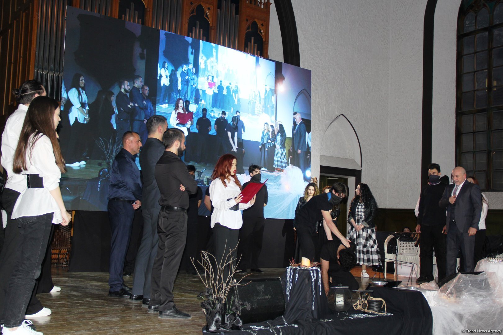 В Баку состоялась премьера рок-оперы "Варавва", посвященной Пасхе (ВИДЕО, ФОТО)