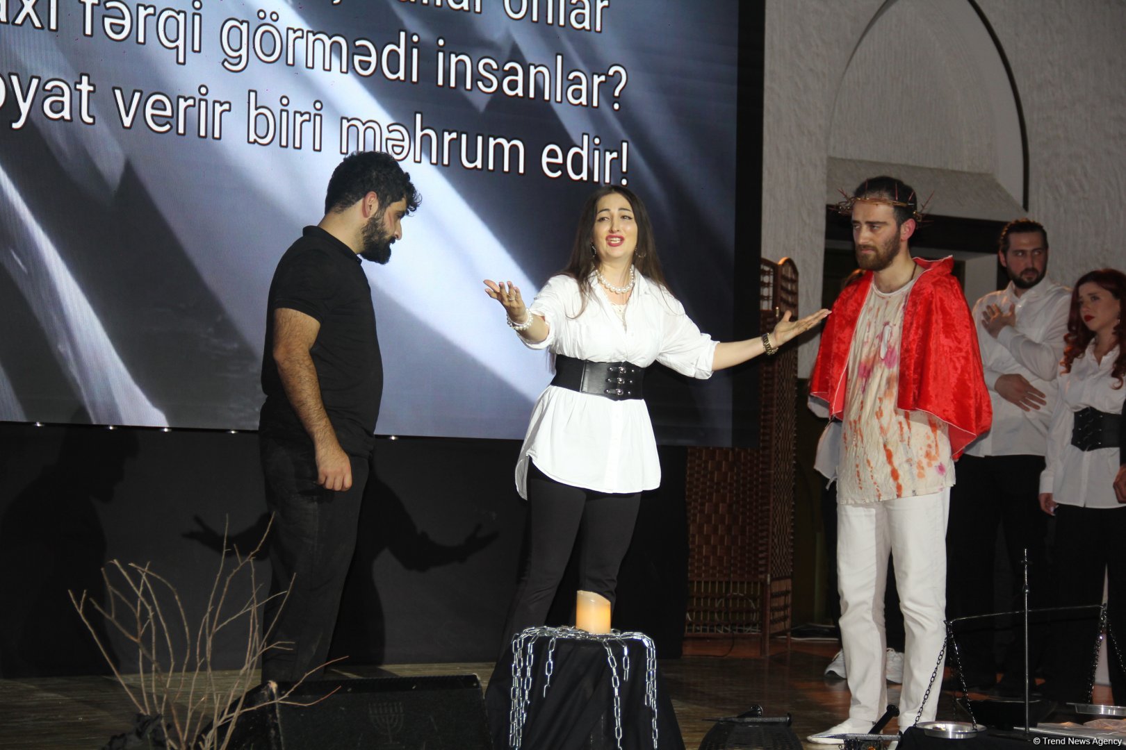 В Баку состоялась премьера рок-оперы "Варавва", посвященной Пасхе (ВИДЕО, ФОТО)