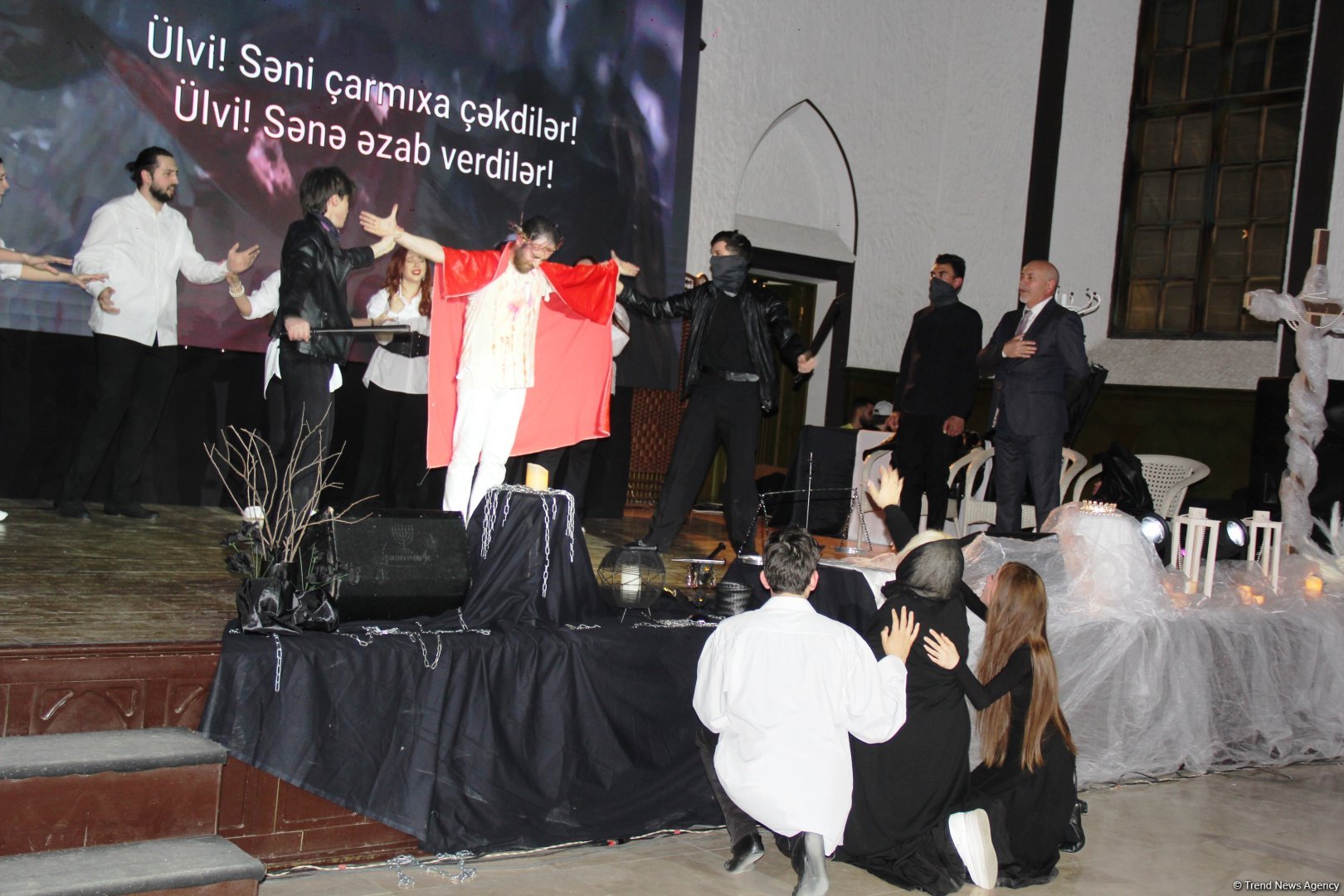 В Баку состоялась премьера рок-оперы "Варавва", посвященной Пасхе (ВИДЕО, ФОТО)