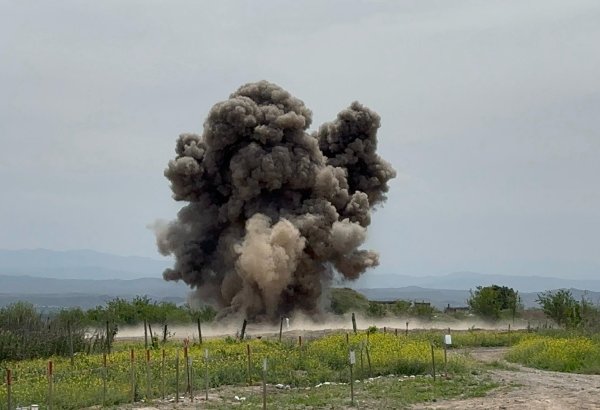 Во время пожара в Шуше произошли взрывы мин