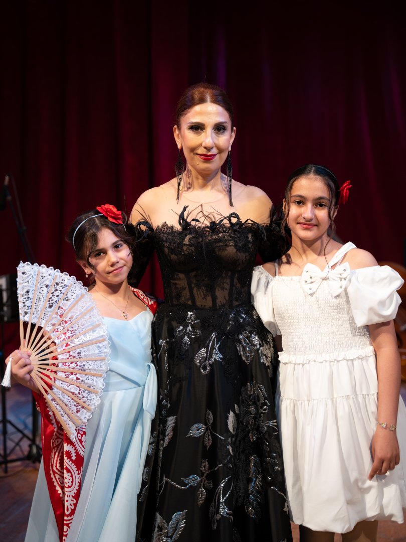 В опере только девушки – одним вечером в Баку (ФОТО)