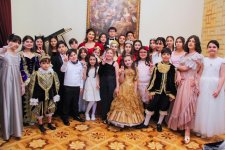 Волшебное путешествие сквозь века в Баку - оперная машина времени (ФОТО)