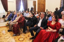 Волшебное путешествие сквозь века в Баку - оперная машина времени (ФОТО)