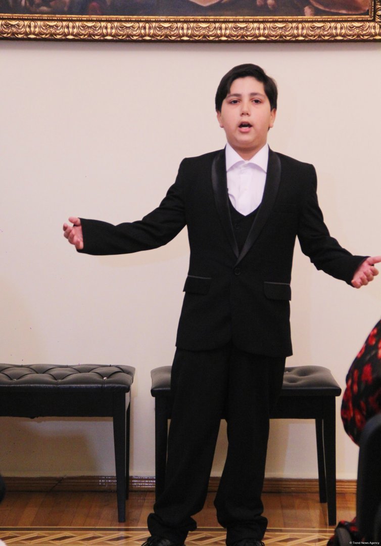 Волшебное путешествие сквозь века в Баку - оперная машина времени (ФОТО)