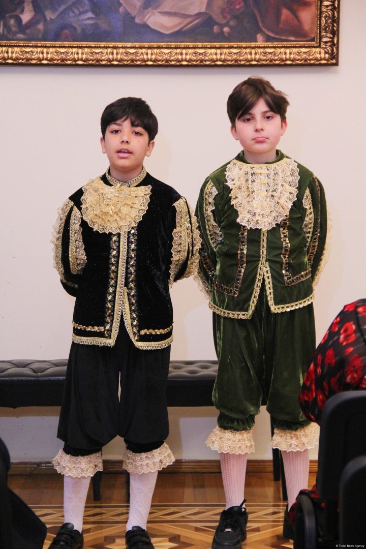 Волшебное путешествие сквозь века в Баку - оперная машина времени (ФОТО)