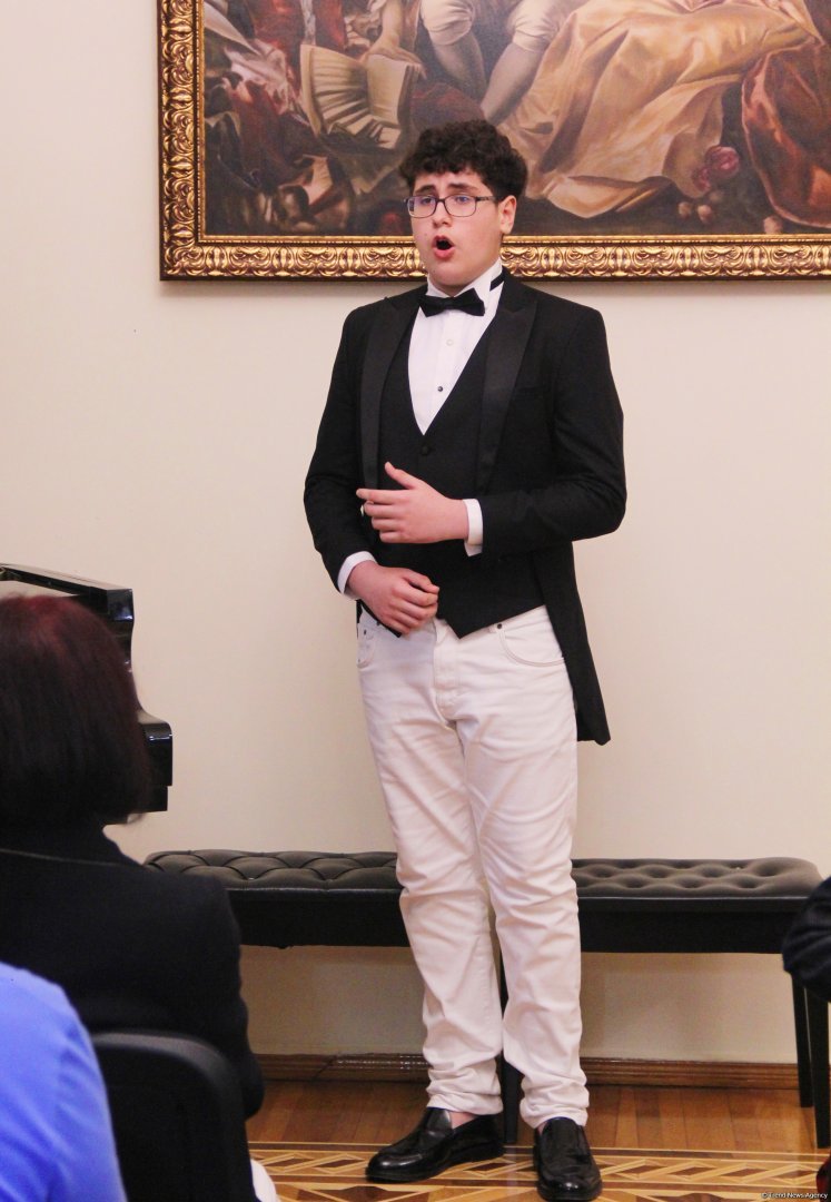 Волшебное путешествие сквозь века в Баку - оперная машина времени (ФОТО)