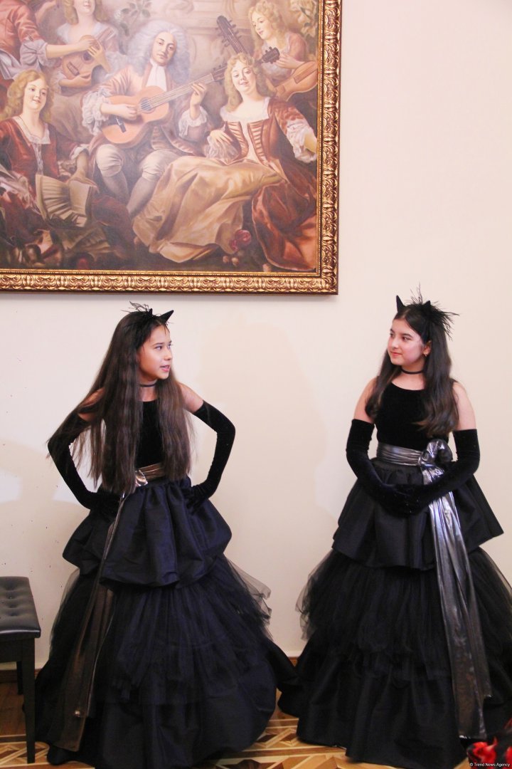 Волшебное путешествие сквозь века в Баку - оперная машина времени (ФОТО)