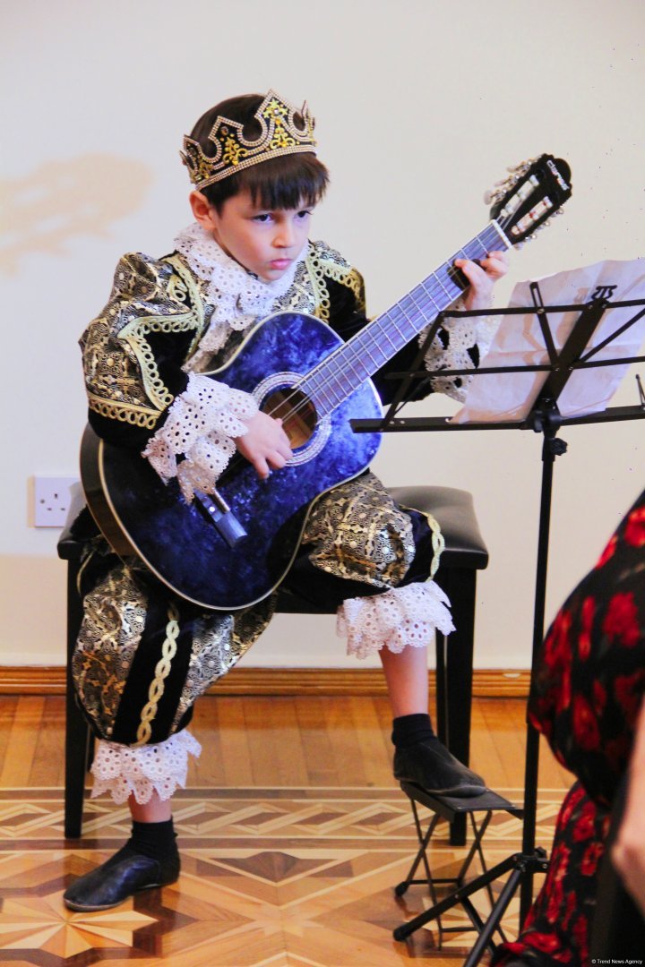 Волшебное путешествие сквозь века в Баку - оперная машина времени (ФОТО)