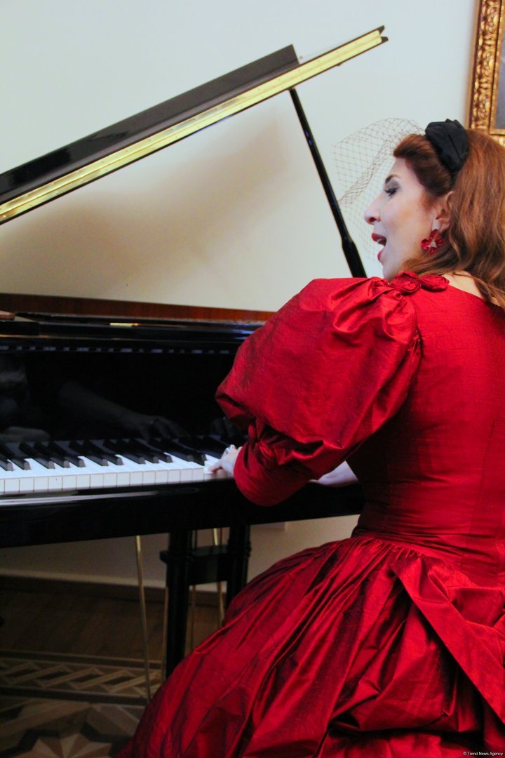 Волшебное путешествие сквозь века в Баку - оперная машина времени (ФОТО)