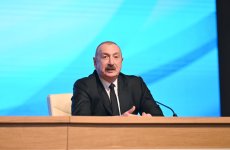 Президент Ильхам Алиев и Президент Масуд Пезешкиан приняли участие в азербайджано-иранском бизнес-форуме (ФОТО/ВИДЕО)