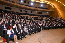 Президент Ильхам Алиев и Президент Масуд Пезешкиан приняли участие в азербайджано-иранском бизнес-форуме (ФОТО/ВИДЕО)