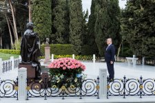 Руководство Минздрава Азербайджана почтило память академика Зарифы ханым Алиевой  (ФОТО)
