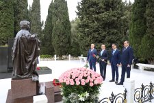 Руководство Минздрава Азербайджана почтило память академика Зарифы ханым Алиевой  (ФОТО)