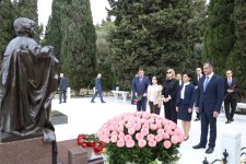 Руководство Минздрава Азербайджана почтило память академика Зарифы ханым Алиевой  (ФОТО)