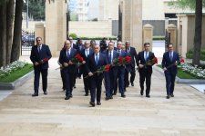 Руководство Минздрава Азербайджана почтило память академика Зарифы ханым Алиевой  (ФОТО)