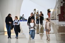 Вдохновляющее путешествие по Центру Гейдара Алиева - миру, где искусство говорит на всех языках (ФОТОРЕПОРТАЖ)