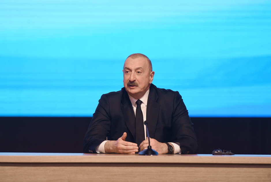 Президент Ильхам Алиев и Президент Масуд Пезешкиан приняли участие в азербайджано-иранском бизнес-форуме (ФОТО/ВИДЕО)