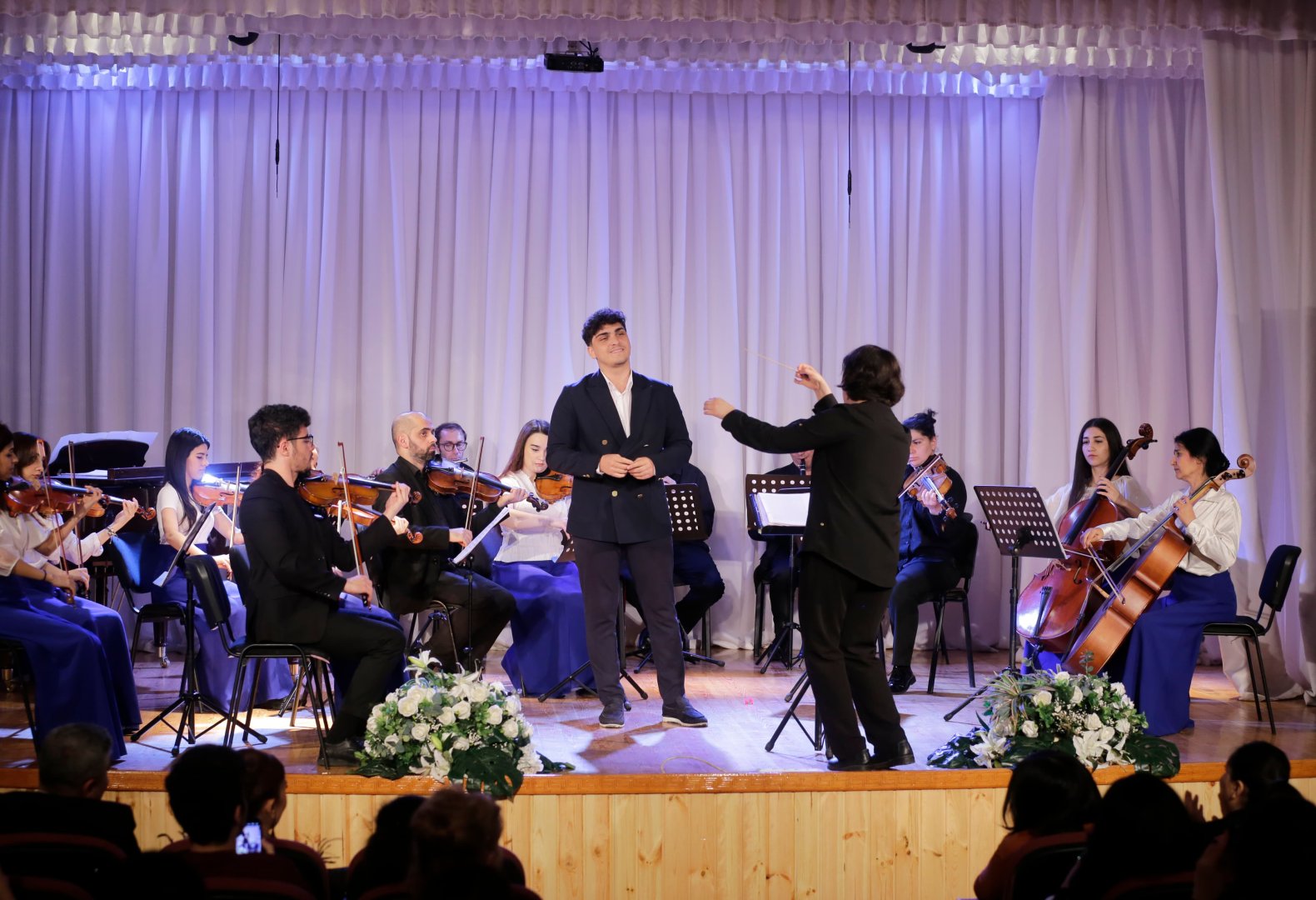 Будущие азербайджанские врачи удивили исполнением классики - любовь к музыке не знает профессий и границ (ФОТО)