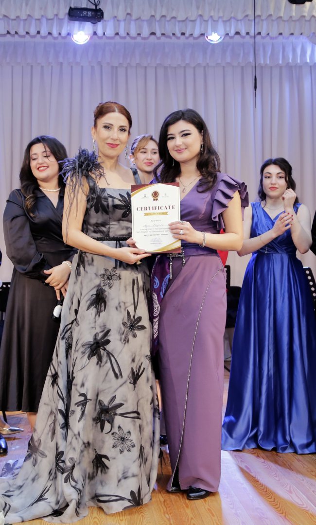 Будущие азербайджанские врачи удивили исполнением классики - любовь к музыке не знает профессий и границ (ФОТО)