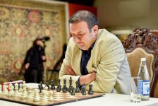 Стартовала битва чемпионов по шахматам на фоне азербайджанских ковров (ФОТО)