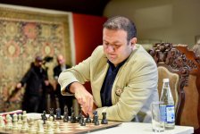 Стартовала битва чемпионов по шахматам на фоне азербайджанских ковров (ФОТО)