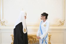 Патриарх Кирилл вручил Первому вице-президенту Мехрибан Алиевой орден Святой равноапостольной княгини Ольги (ФОТО/ВИДЕО)