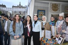 Вице-президент Фонда Гейдара Алиева Лейла Алиева и руководитель Баку Медиа Центра Арзу Алиева посетили Международный фестиваль ковра (ФОТО)