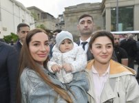 Вице-президент Фонда Гейдара Алиева Лейла Алиева и руководитель Баку Медиа Центра Арзу Алиева посетили Международный фестиваль ковра (ФОТО)