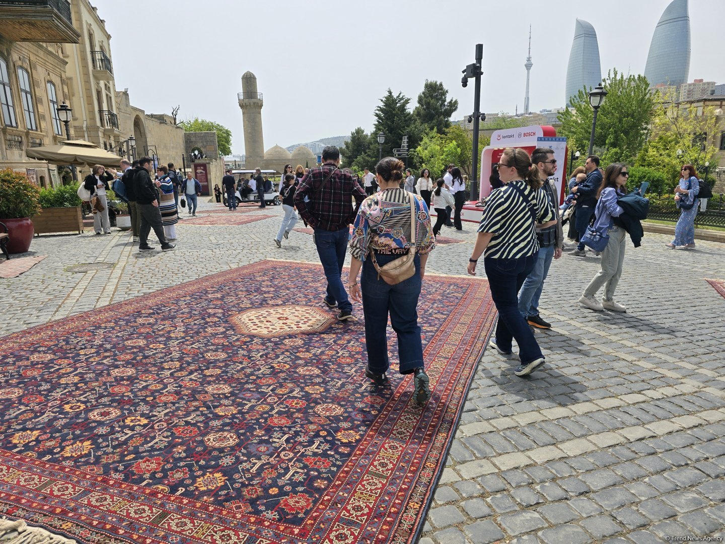 В старинной части Баку открылся Международный фестиваль ковра – путешествие в мир сказки (РЕПОРТАЖ, ФОТО)