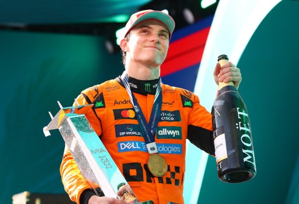 Ферстаппен стартовал с поула, Пиастри финишировал первым! (ФОТО)