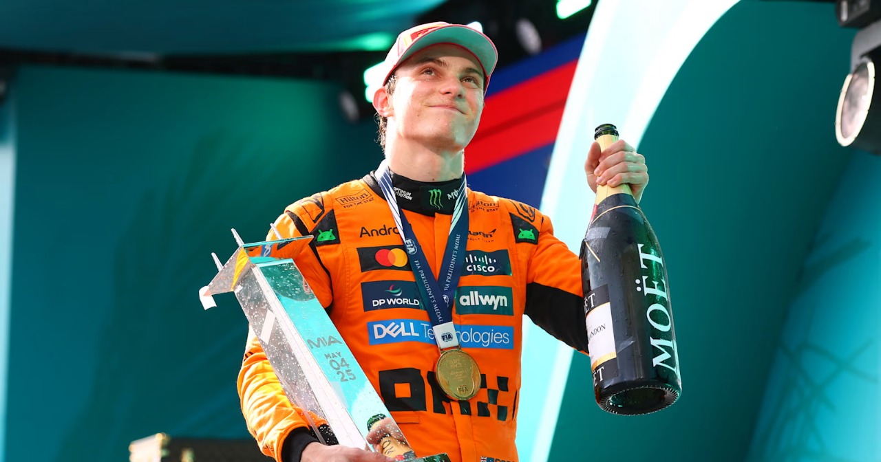 Ферстаппен стартовал с поула, Пиастри финишировал первым! (ФОТО)