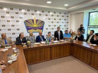 В Союзе писателей Узбекистана презентована книга Эльмиры Ахундовой "Зарифа и Гейдар Алиевы. Любовь длиною в вечность" на узбекском языке  (ФОТО)