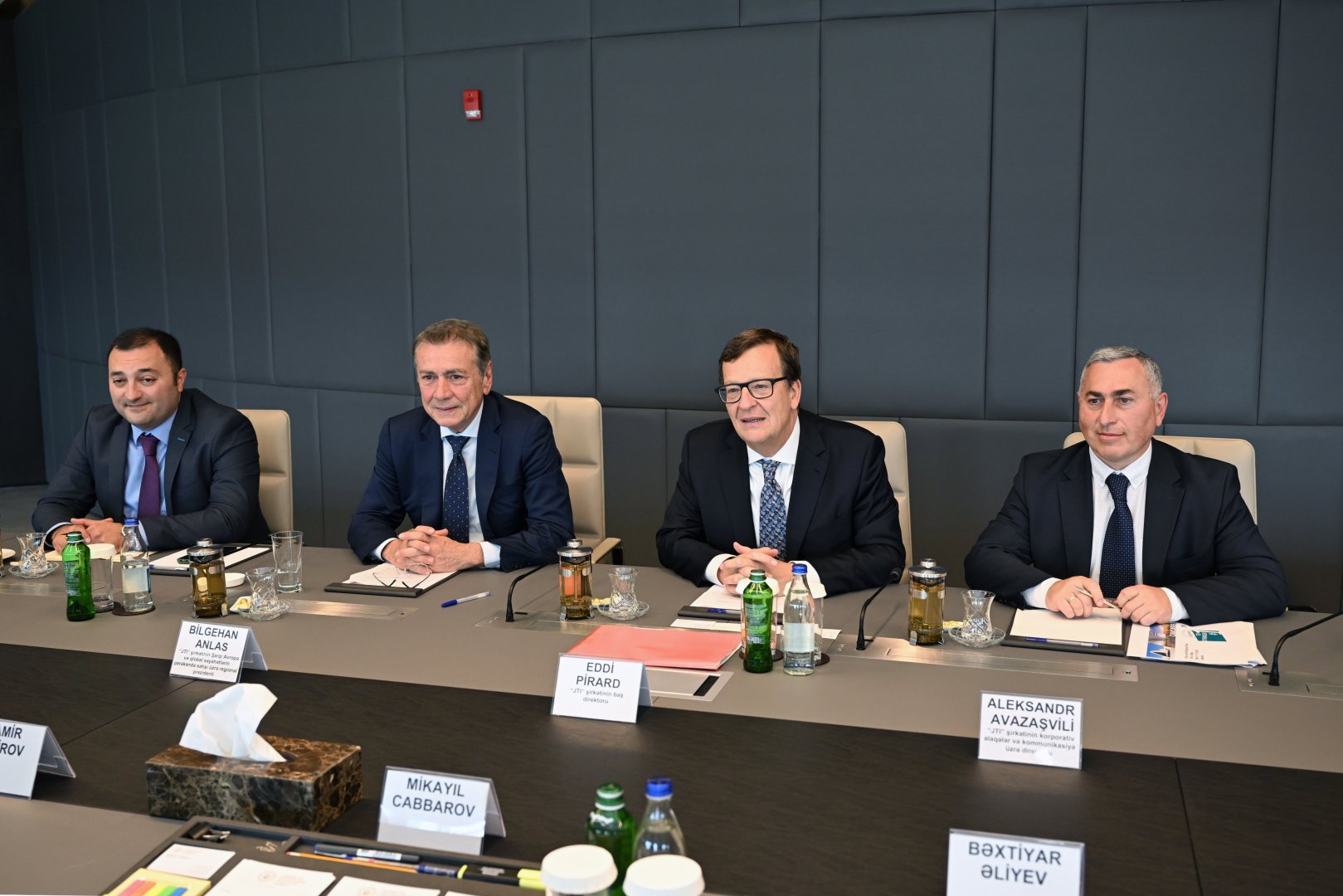 Обсуждены возможности вложений швейцарской компании в социальные инвестпроекты в Азербайджане (ФОТО)