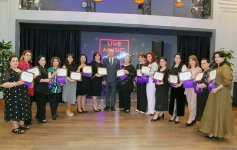 В Баку прошла праздничная церемония награждения, посвященная Дню ковроткача  (ФОТО)