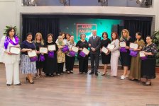 В Баку прошла праздничная церемония награждения, посвященная Дню ковроткача  (ФОТО)