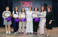 В Баку прошла праздничная церемония награждения, посвященная Дню ковроткача  (ФОТО)