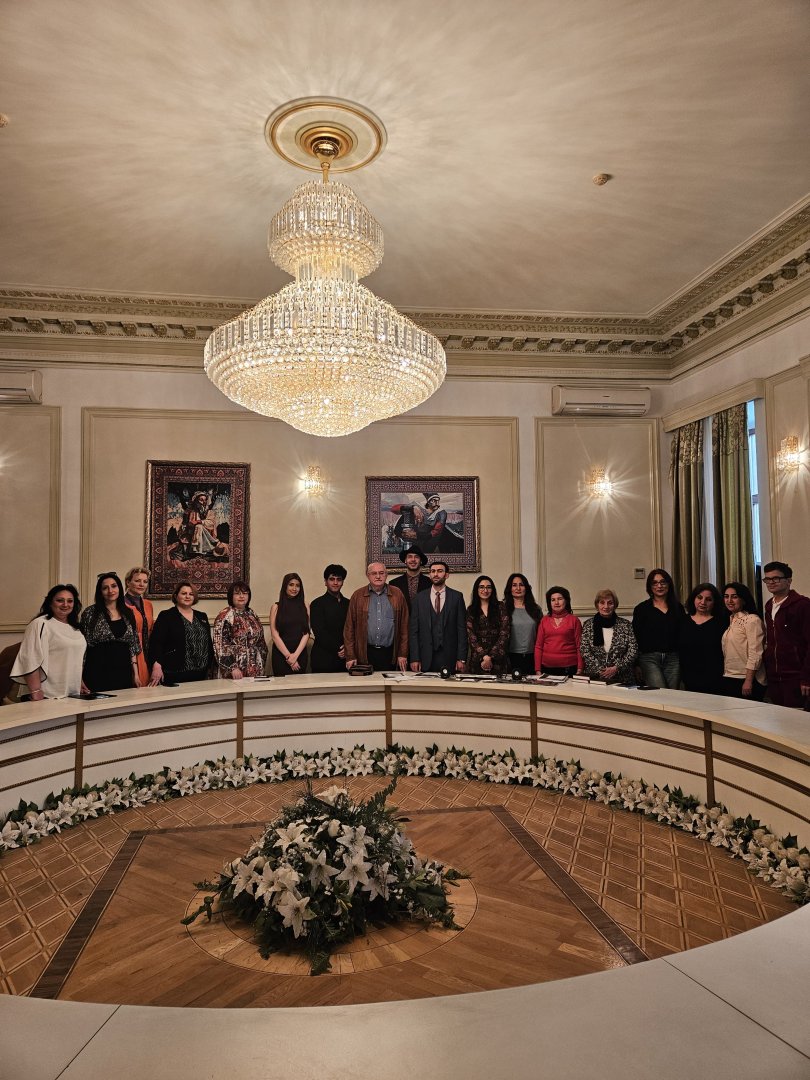 В Баку прошел вечер поэзии, посвященный творчеству Фикрета Годжа (ФОТО)