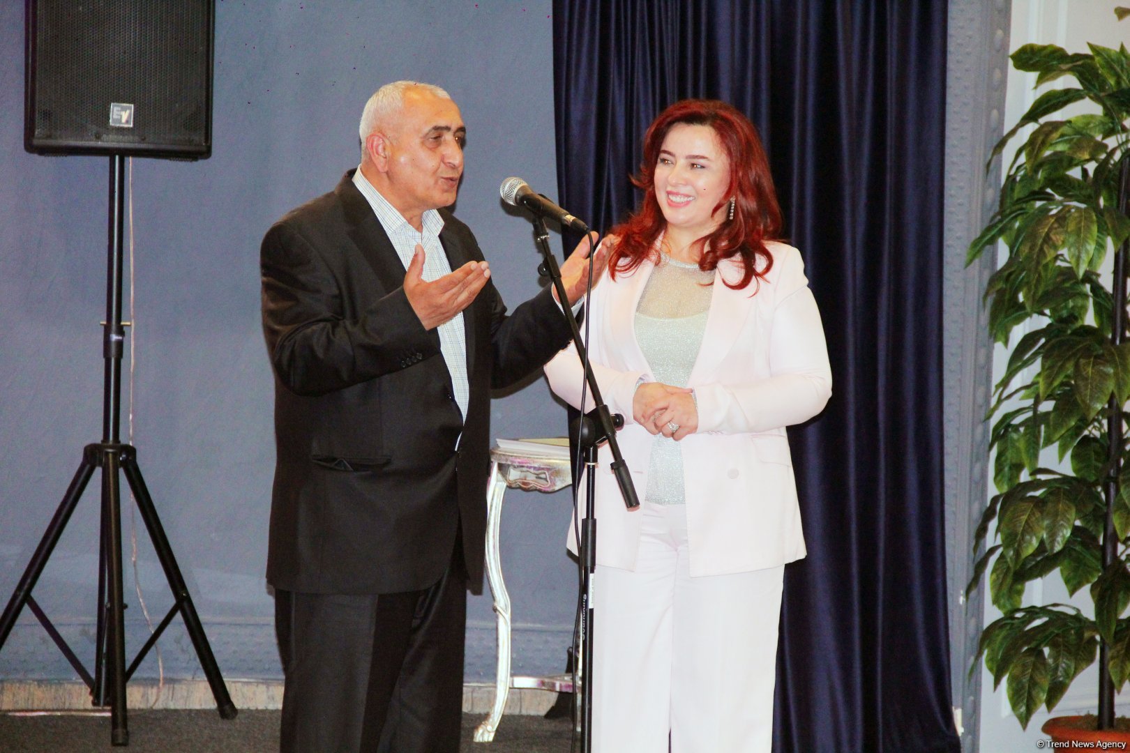 В Баку прошла праздничная церемония награждения, посвященная Дню ковроткача  (ФОТО)