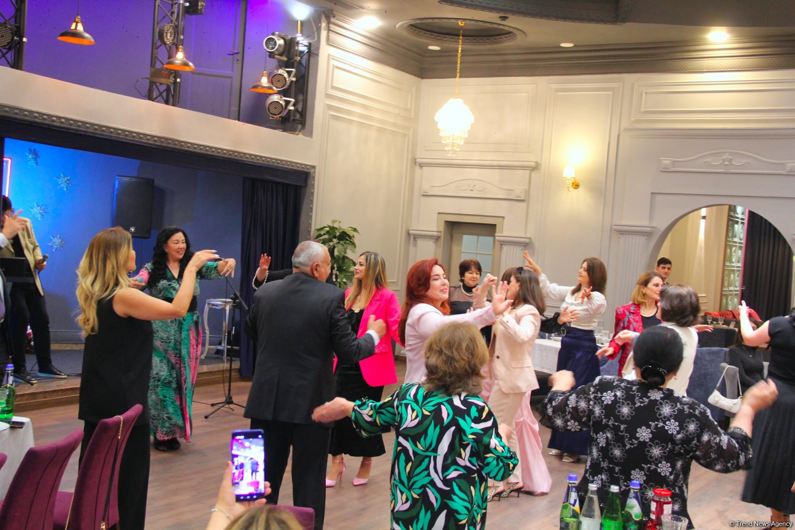 В Баку прошла праздничная церемония награждения, посвященная Дню ковроткача  (ФОТО)