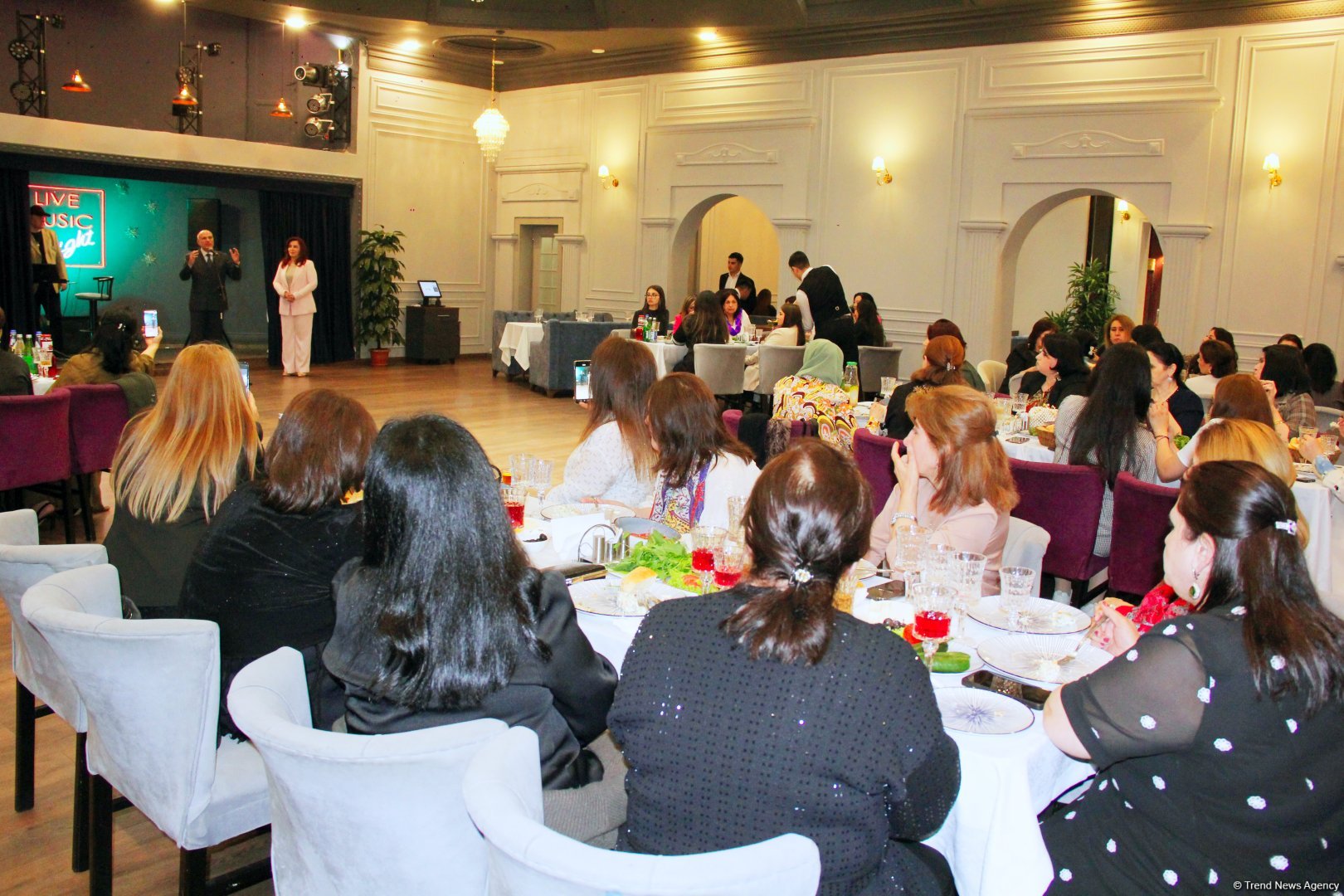 В Баку прошла праздничная церемония награждения, посвященная Дню ковроткача  (ФОТО)