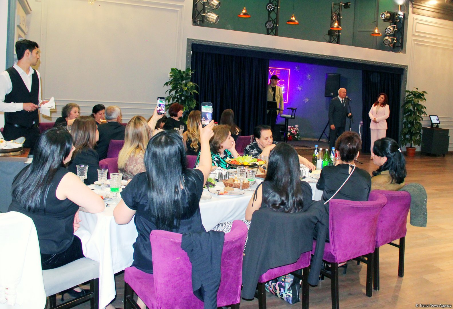 В Баку прошла праздничная церемония награждения, посвященная Дню ковроткача  (ФОТО)